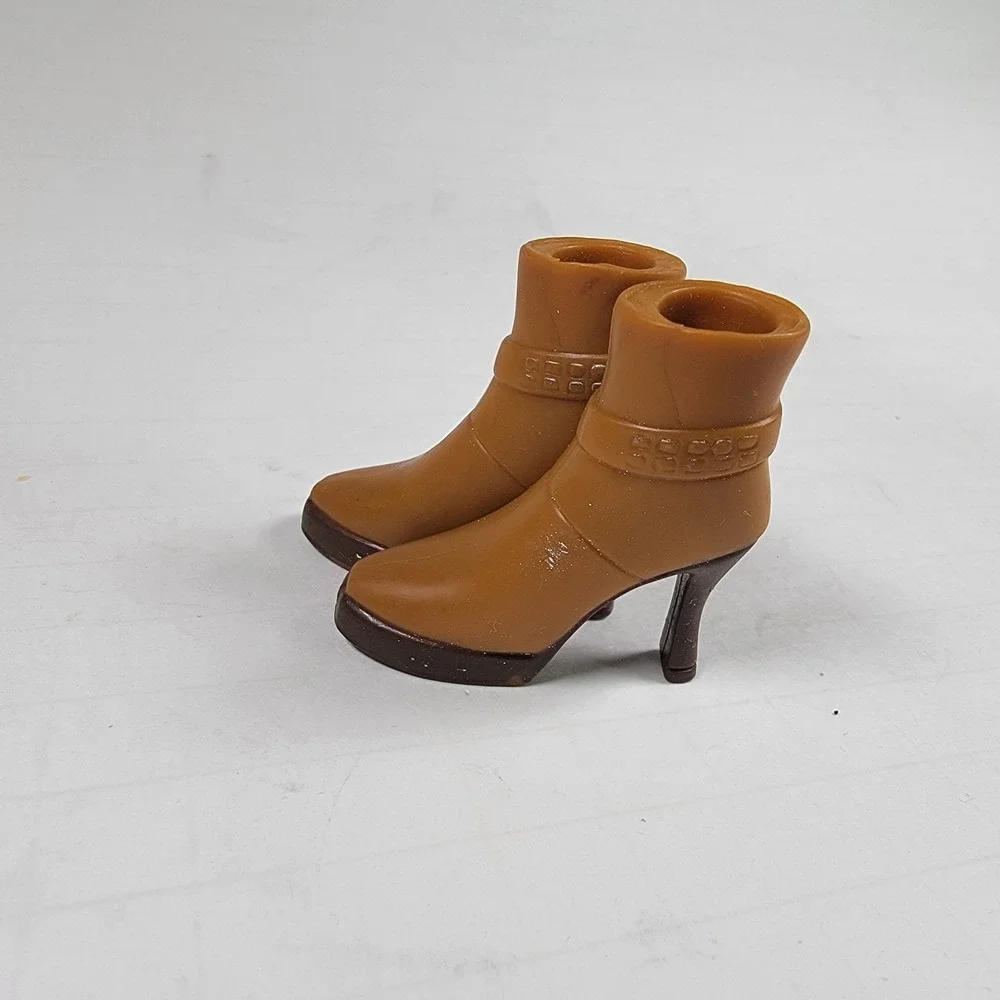 Strut It Sasha Bratz Girlz Doll Brown‎ Boots Shoes